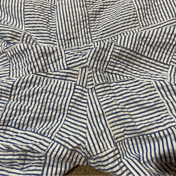 LL Bean Favorite Fit Blue Seersucker Patchwork 10” Inseam Shorts Women’s Size 18 - Picture 4 of 12